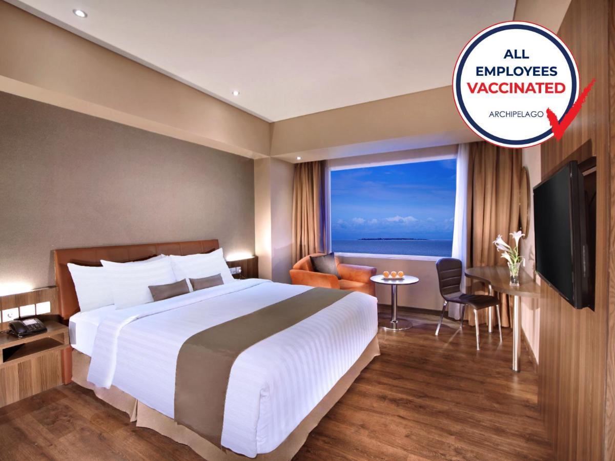 Aston Kupang Hotel & Convention Center Екстер'єр фото