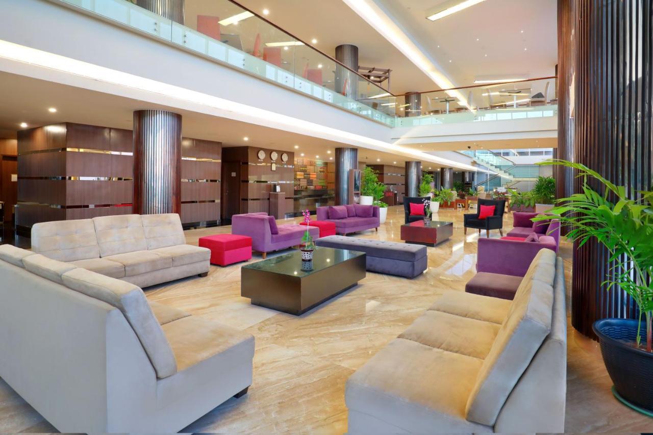 Aston Kupang Hotel & Convention Center Екстер'єр фото