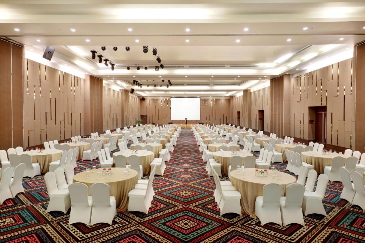 Aston Kupang Hotel & Convention Center Екстер'єр фото