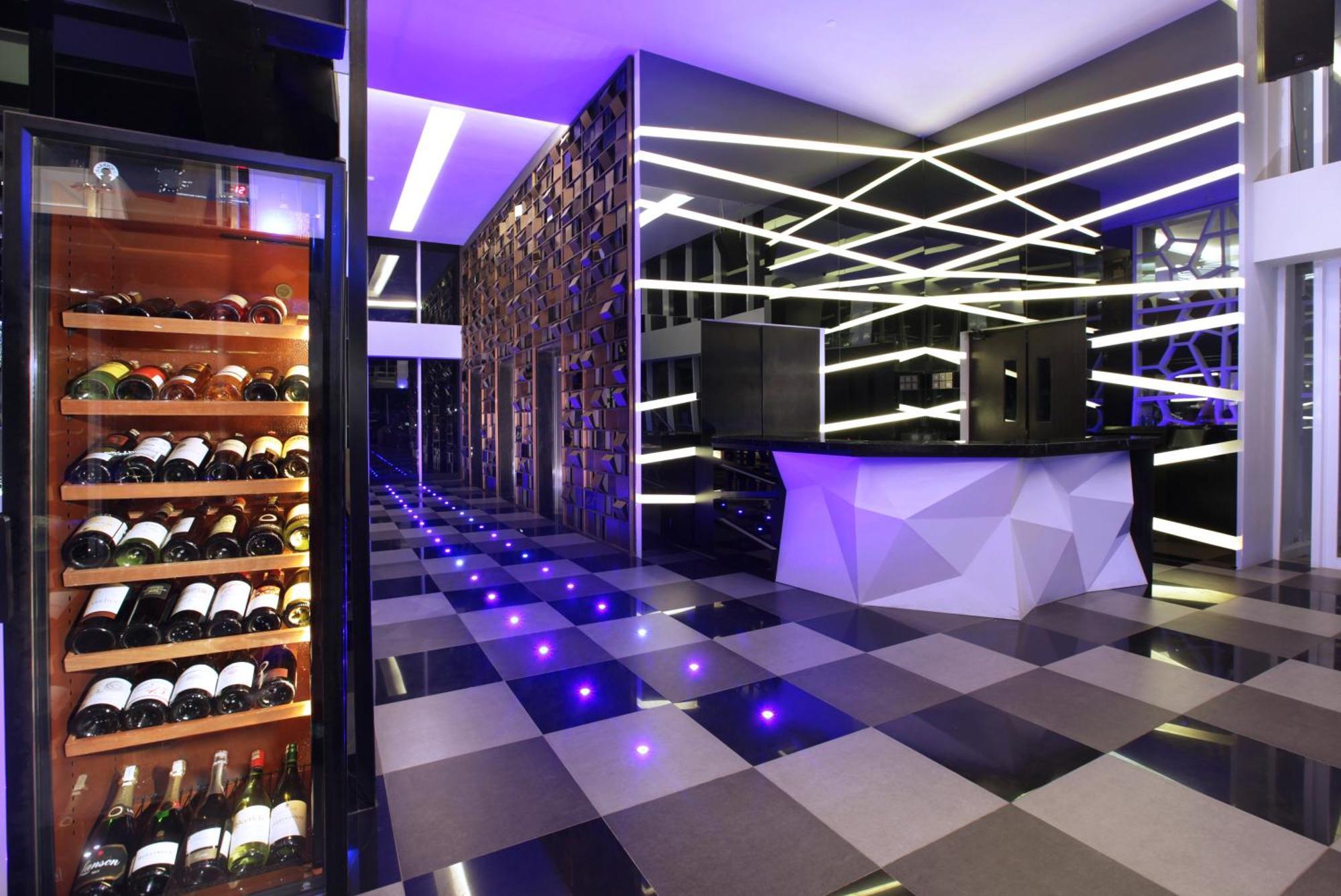 Aston Kupang Hotel & Convention Center Екстер'єр фото