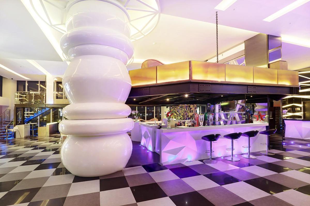 Aston Kupang Hotel & Convention Center Екстер'єр фото