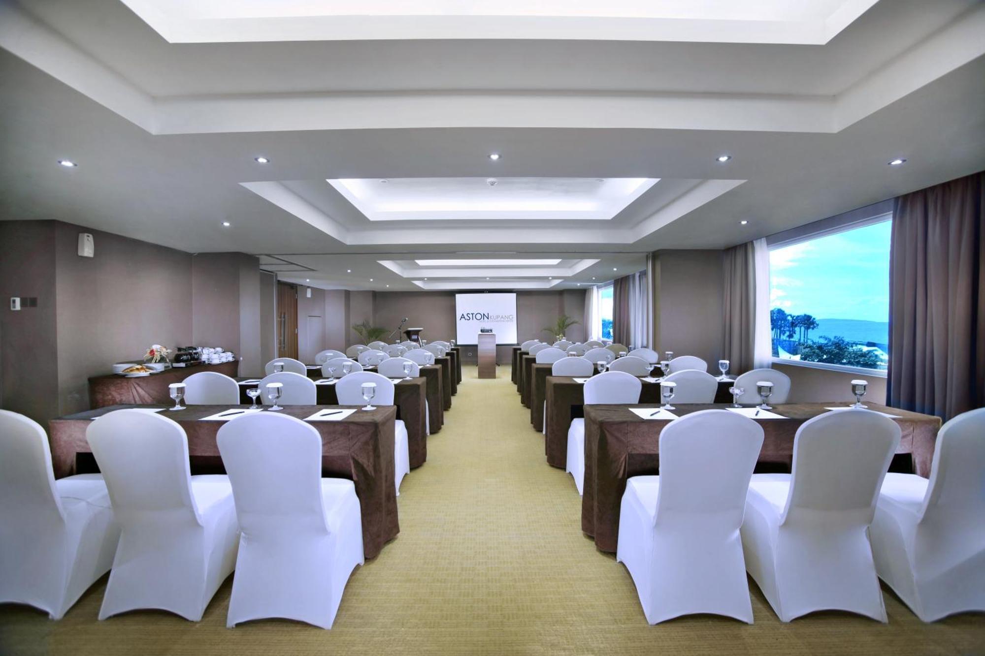 Aston Kupang Hotel & Convention Center Екстер'єр фото