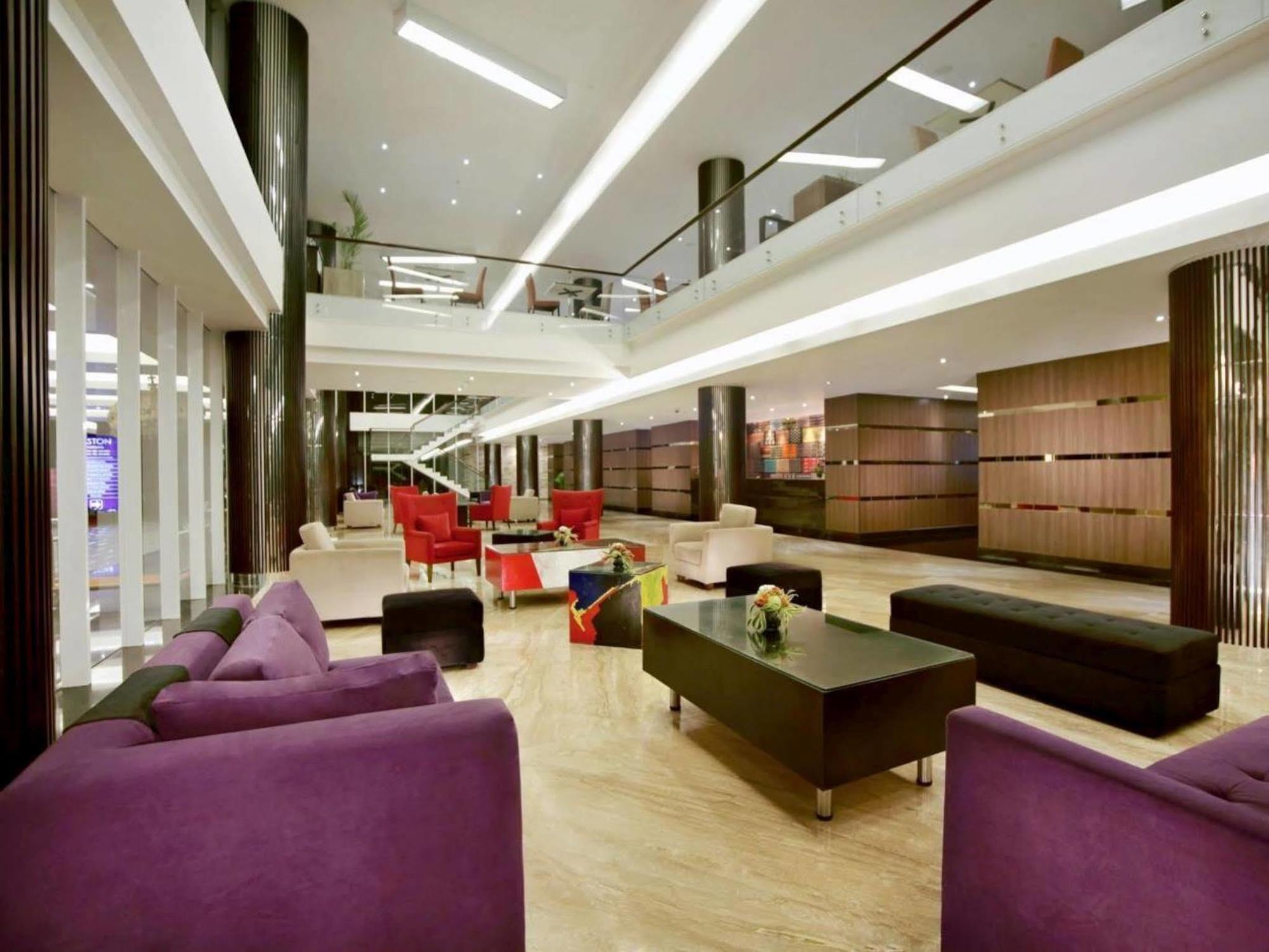 Aston Kupang Hotel & Convention Center Екстер'єр фото