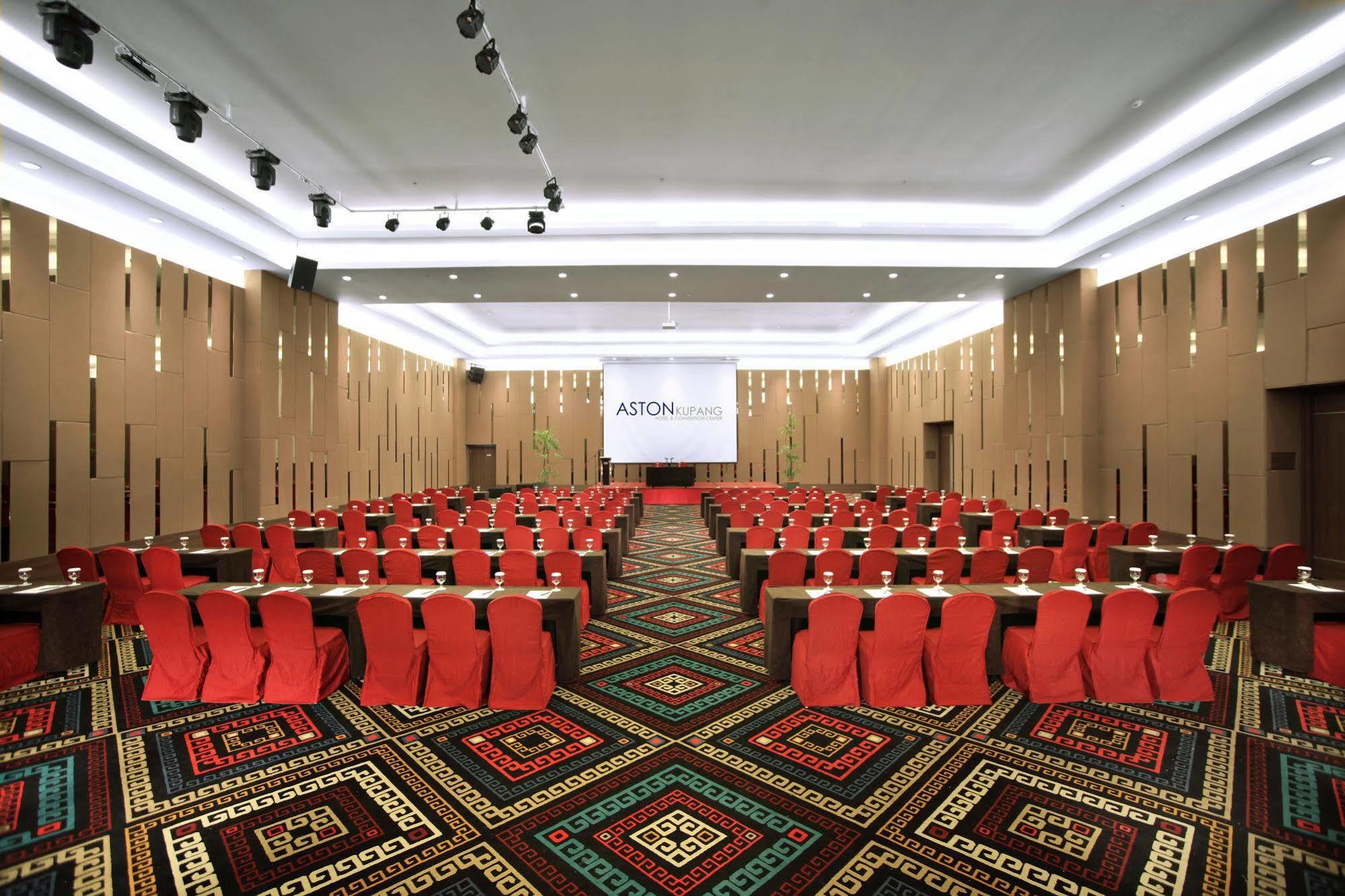 Aston Kupang Hotel & Convention Center Екстер'єр фото